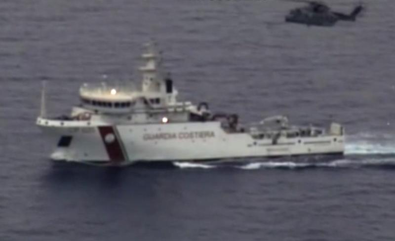 Strage immigrati, “aggrappati ai morti per non finire a fondo” Strage immigrati, “aggrappati ai morti per non finire a fondo”