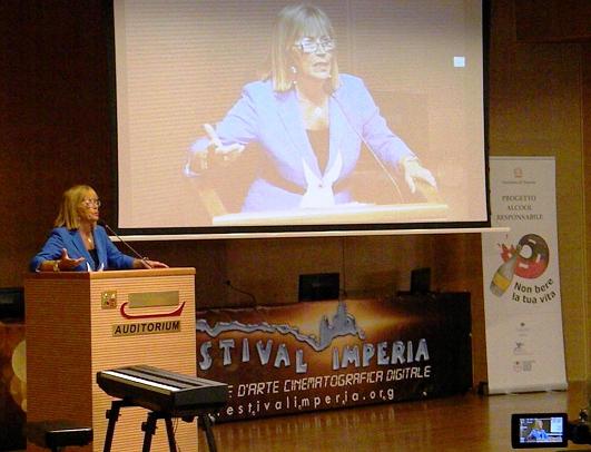 Festival Imperia, in gara “La libertà allo specchio” con Pamela Villoresi Festival Imperia, in gara “La libertà allo specchio” con Pamela Villoresi