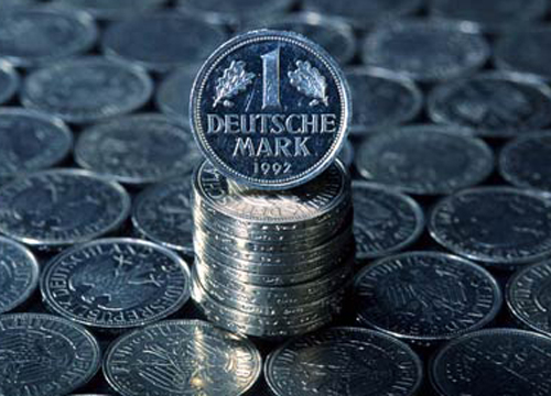La Germania stampa il marco? Berlino ipotizza l’uscita dall’euro La Germania stampa il marco? Berlino ipotizza l’uscita dall’euro