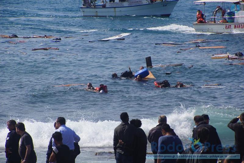 Immigrazione, strage a largo della Sicilia causata da una collisione Immigrazione, strage a largo della Sicilia causata da una collisione