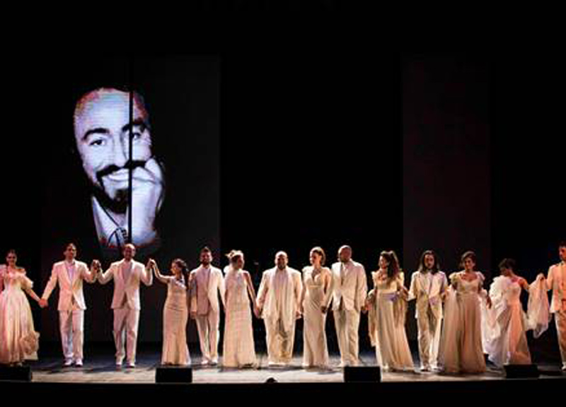 Il teatro italiano vola a Parigi grazie a “Belcanto, The Luciano Pavarotti Heritage” Il teatro italiano vola a Parigi grazie a “Belcanto, The Luciano Pavarotti Heritage”