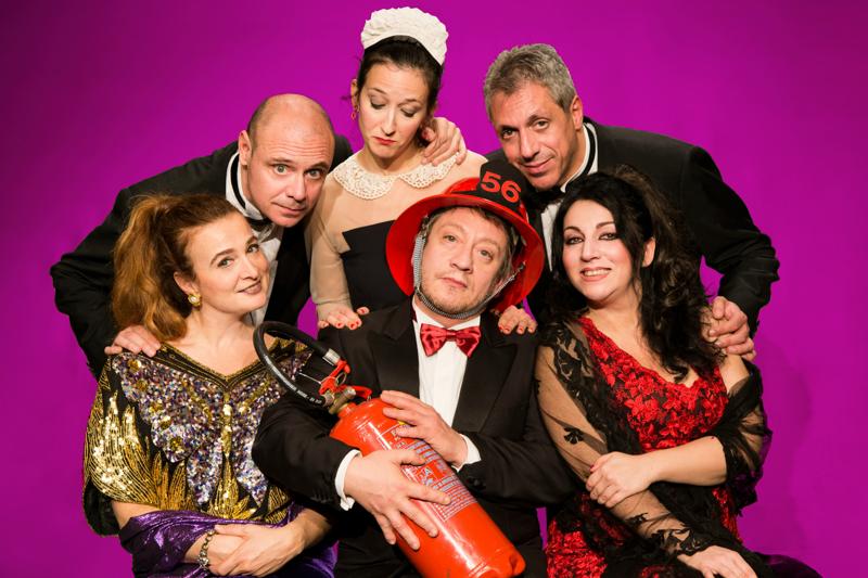 La cantatrice calva: si ride al Manzoni con tre Zeligghiani doc La cantatrice calva: si ride al Manzoni con tre Zeligghiani doc