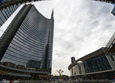 Unicredit, accordo con Santander per Pioneer: nasce il colosso Ue dell’asset management