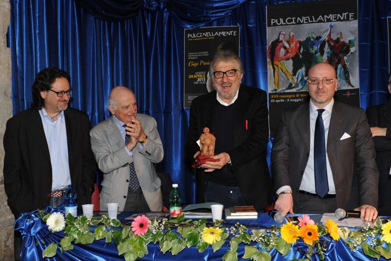 “Tenetevi caro questo tesoro”. La straordinaria testimonianza di Gigi Proietti a PulciNellaMente “Tenetevi caro questo tesoro”. La straordinaria testimonianza di Gigi Proietti a PulciNellaMente