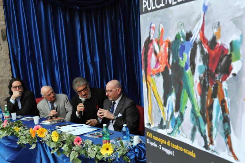 “Tenetevi caro questo tesoro”. La straordinaria testimonianza di Gigi Proietti a PulciNellaMente “Tenetevi caro questo tesoro”. La straordinaria testimonianza di Gigi Proietti a PulciNellaMente