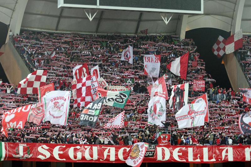 Bomba carta è dei tifosi juventini.Giudice sportivo rinvia la sentenza Bomba carta è dei tifosi juventini.Giudice sportivo rinvia la sentenza