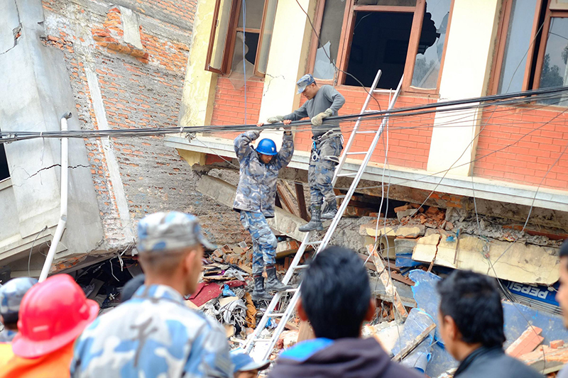 Nepal, si temono 10mila morti. 39 italiani ancora dispersi