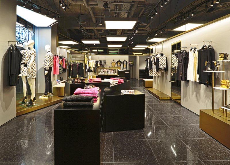 Versus Versace sbarca a Tokyo: prima boutique Versus Versace sbarca a Tokyo: prima boutique