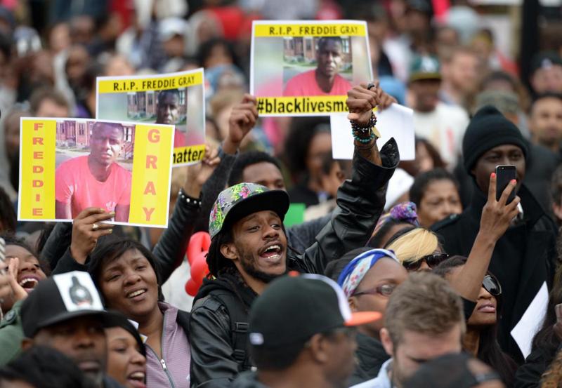Baltimora, nuovi scontri razziali. Un altro nero ucciso a Detroit. VIDEO Baltimora, nuovi scontri razziali. Un altro nero ucciso a Detroit. VIDEO