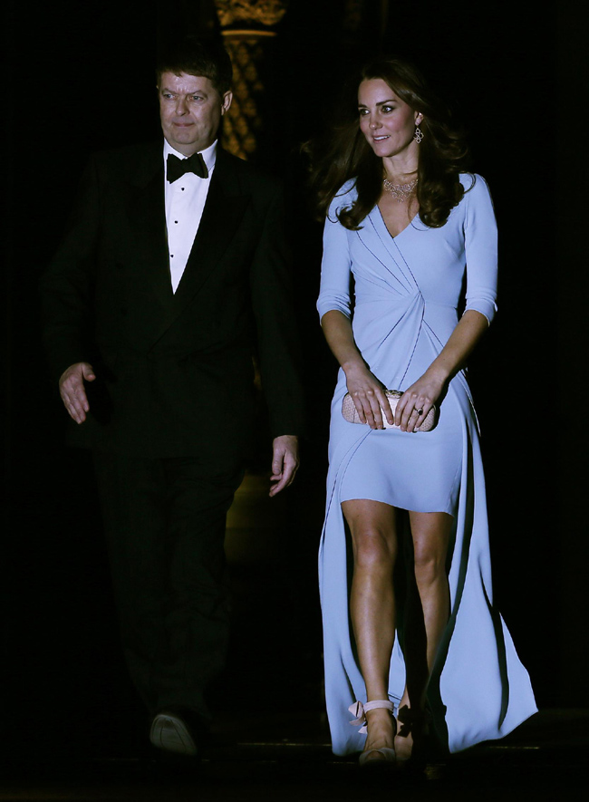 Kate Middleton e Michelle Hunziker, icone glamour a confronto Kate Middleton e Michelle Hunziker, icone glamour a confronto