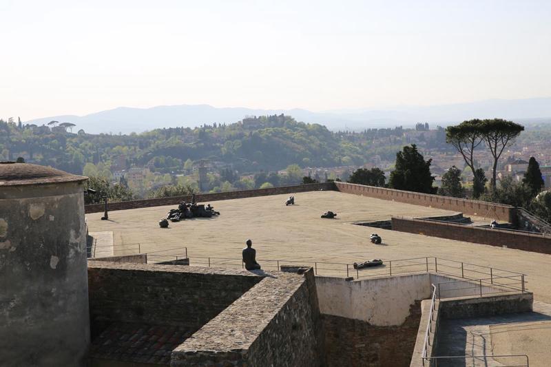 Expo, i corpi di Gormley sono arrivati a Firenze