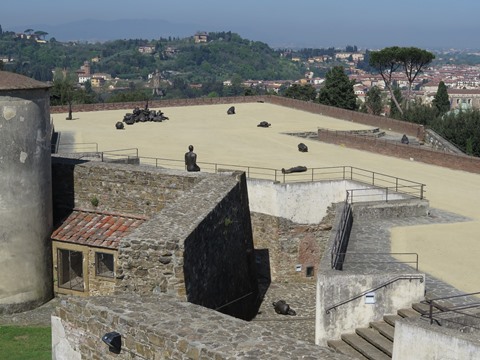 Expo, i corpi di Gormley sono arrivati a Firenze