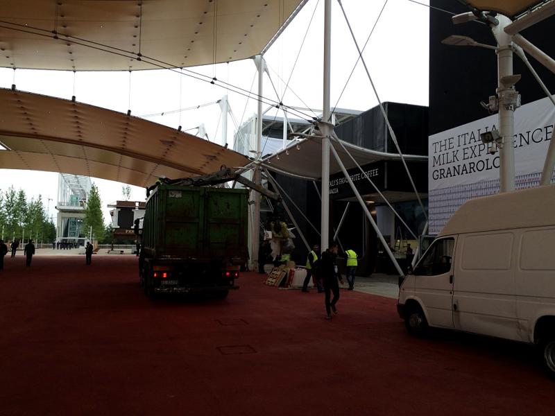 Expo, chi butta la spazzatura? Al lavoro a poche ore dall’inaugurazione