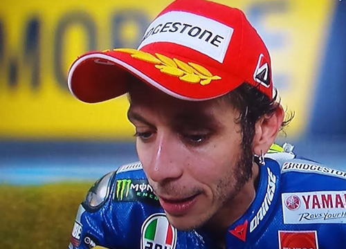 MotoGp, Valentino Rossi: “200° podio non è male”. Ma Lorenzo domina MotoGp, Valentino Rossi: “200° podio non è male”. Ma Lorenzo domina
