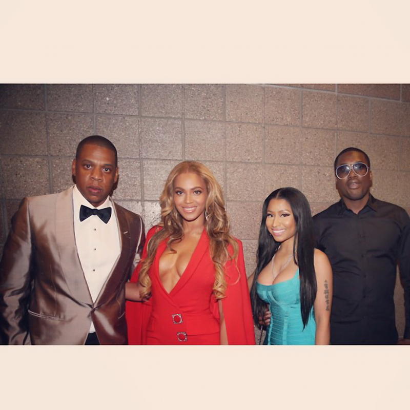Beyoncé, scollatura da urlo a bordo ring. FOTO