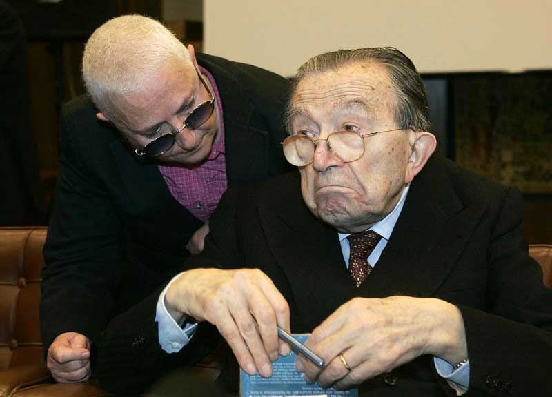 Due anni fa l’addio al divo Giulio Andreotti. Letta, Bisignani, Carra… Chi c’era a messa Due anni fa l’addio al divo Giulio Andreotti. Letta, Bisignani, Carra… Chi c’era a messa