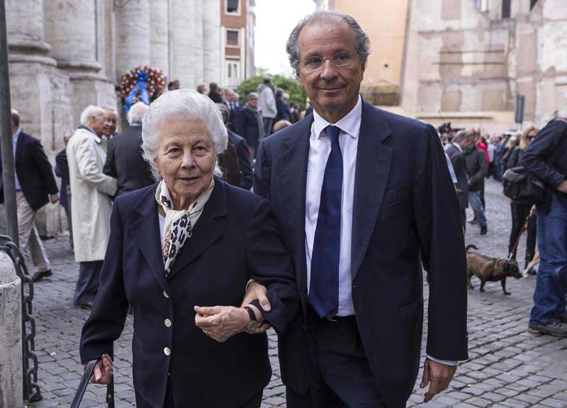 Due anni fa l’addio al divo Giulio Andreotti. Letta, Bisignani, Carra… Chi c’era a messa Due anni fa l’addio al divo Giulio Andreotti. Letta, Bisignani, Carra… Chi c’era a messa