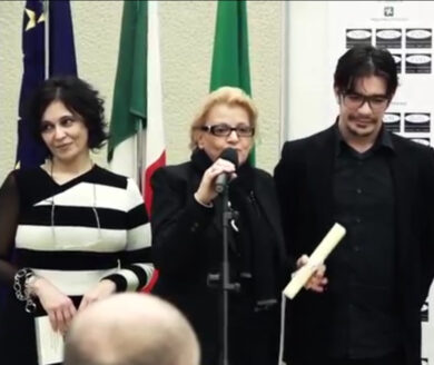 Festa della mamma: “La felicità è senza veli sulla lingua”