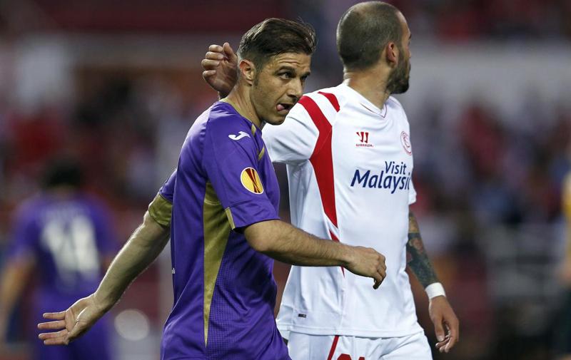 Fiorentina affonda a Siviglia. Montella crede nella remuntada Fiorentina affonda a Siviglia. Montella crede nella remuntada