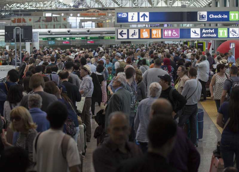 Fiumicino, il sospetto 5 Stelle. “Se il rogo diventa un affare”
