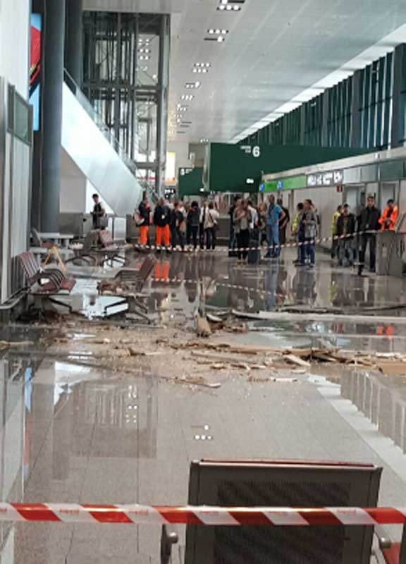 Malpensa, bomba d’acqua e aeroporto chiuso un’ora: nubifragio a Milano Malpensa, bomba d’acqua e aeroporto chiuso un’ora: nubifragio a Milano