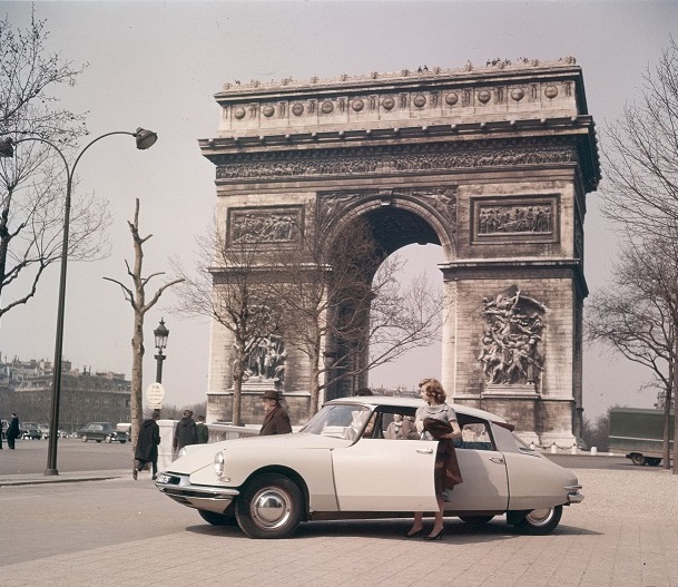 DS WEEK A PARIGI, PER CELEBRARE 60 ANNI DI STORIA DS WEEK A PARIGI, PER CELEBRARE 60 ANNI DI STORIA