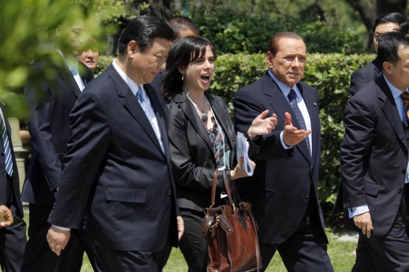 Berlusconi e i cinesi: “Xi Jinping vuole che resti con nel Milan”