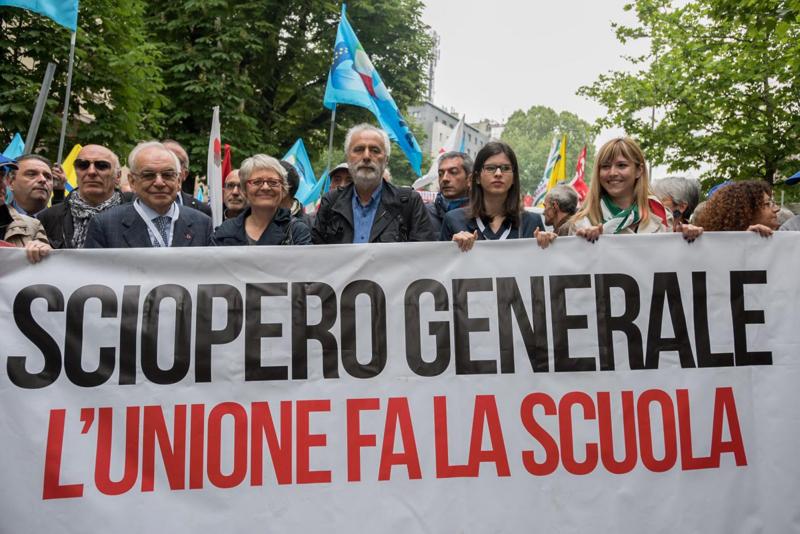 Scuola, passa la norma sul super preside Scuola, passa la norma sul super preside
