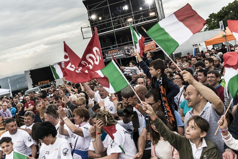 Brad Delosa fa il record mondiale: è lui il numero uno dei falegnami Brad Delosa fa il record mondiale: è lui il numero uno dei falegnami