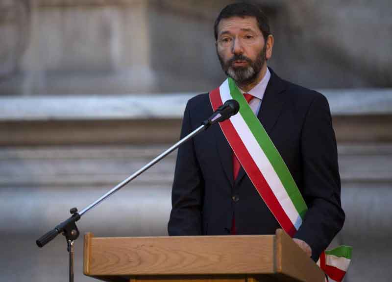 Marino prigioniero del “buco”. Zero investimenti: ecco la verità Marino prigioniero del “buco”. Zero investimenti: ecco la verità