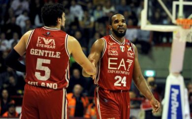 Olimpia Milano allunga su Bologna: Sassari si avvicina alla semifinale