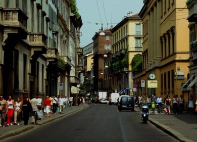 MonteNapoleone celebra il mondo nautico nel cuore di Milano