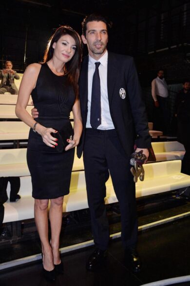 Buffon-D’Amico e il bebè: le foto del pancino dividono la rete