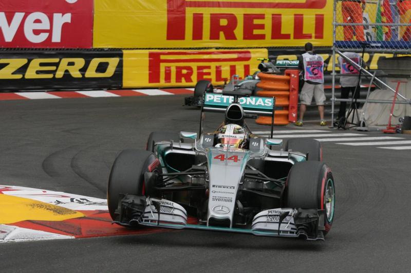 Gp Montecarlo: autogol Mercedes, Hamilton 3°. Lauda: “Inaccettabile” Gp Montecarlo: autogol Mercedes, Hamilton 3°. Lauda: “Inaccettabile”