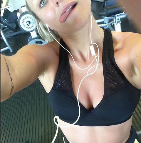 Chloe Madeley, la regina del fitness ha un fisico mozzafiato Chloe Madeley, la regina del fitness ha un fisico mozzafiato
