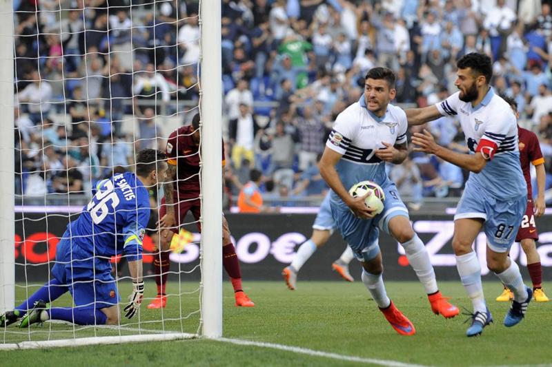 Derby, beffa atroce Lazio: Champions a rischio. Totti: “Game over” Derby, beffa atroce Lazio: Champions a rischio. Totti: “Game over”