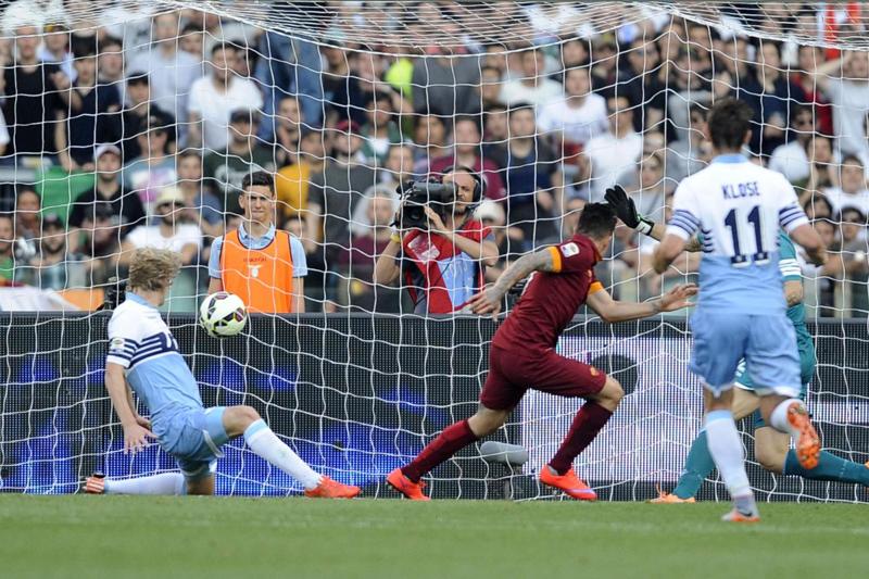 Derby, beffa atroce Lazio: Champions a rischio. Totti: “Game over” Derby, beffa atroce Lazio: Champions a rischio. Totti: “Game over”