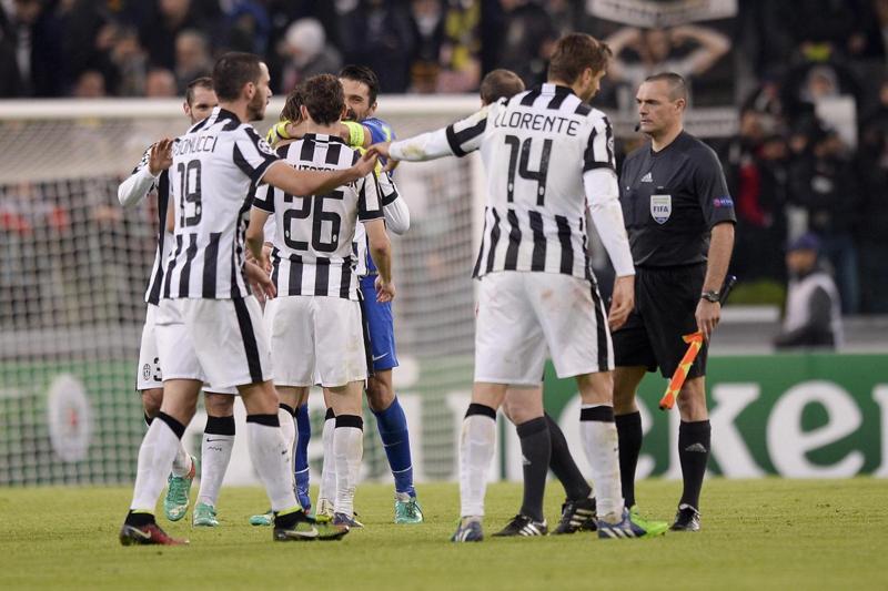 Juventus-Barcellona, la difesa di Allegri perde i pezzi