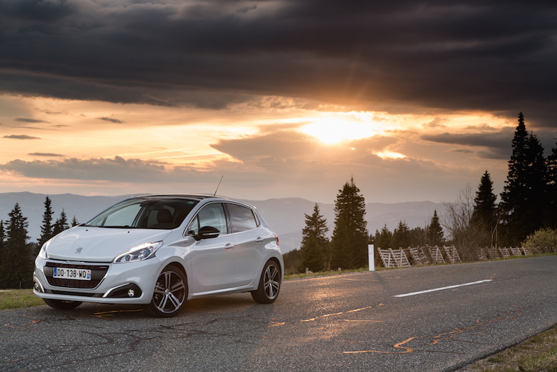 Peugeot 208:la francesina si rifà il trucco Peugeot 208:la francesina si rifà il trucco
