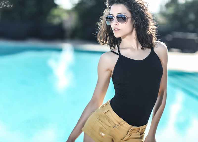 Studia fotografia, diventa fotomodella. Curve e sensualità, “nata per l’intimo” Studia fotografia, diventa fotomodella. Curve e sensualità, “nata per l’intimo”