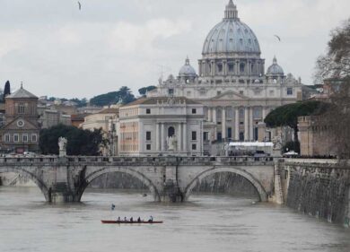 Turista americana suicida nel Tevere. La 23enne salvata da un Carabiniere