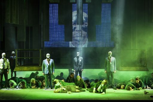 Opera, a Bruxelles “Un ballo in maschera” sorprendentemente moderno