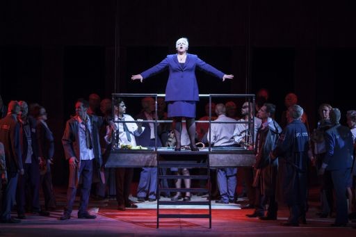 Opera, a Bruxelles “Un ballo in maschera” sorprendentemente moderno