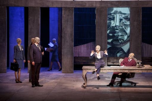 Opera, a Bruxelles “Un ballo in maschera” sorprendentemente moderno