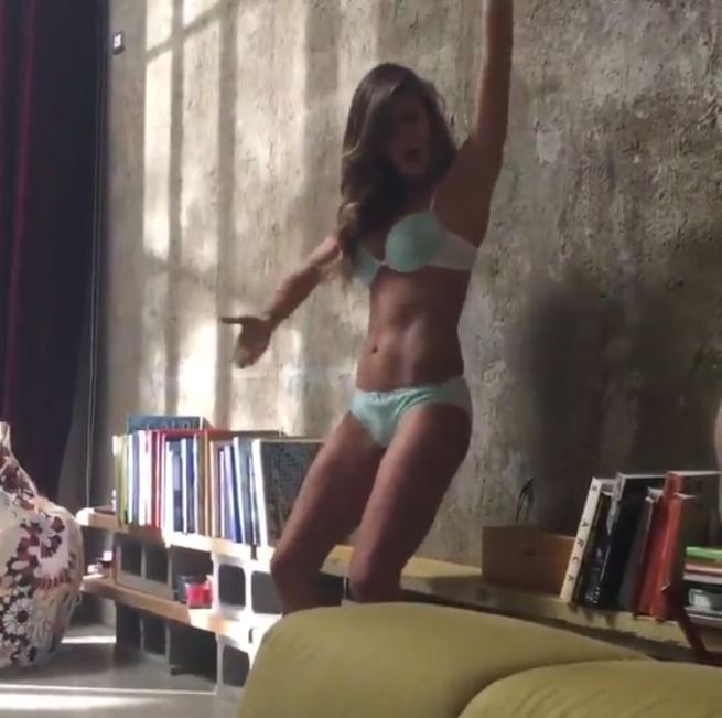Belen si sfoga: showgirl come tr… Belen si sfoga: showgirl come tr…