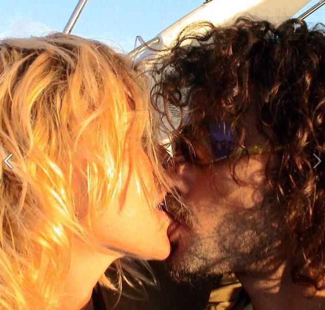 Paola Barale, addio a Raz Degan: l’annuncio sui social Paola Barale, addio a Raz Degan: l’annuncio sui social