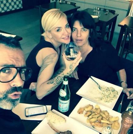 Paola Barale, addio a Raz Degan: l’annuncio sui social Paola Barale, addio a Raz Degan: l’annuncio sui social