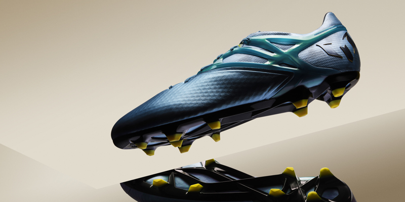 Juventus-Barcellona, Messi tira fuori le scarpe a raggi X