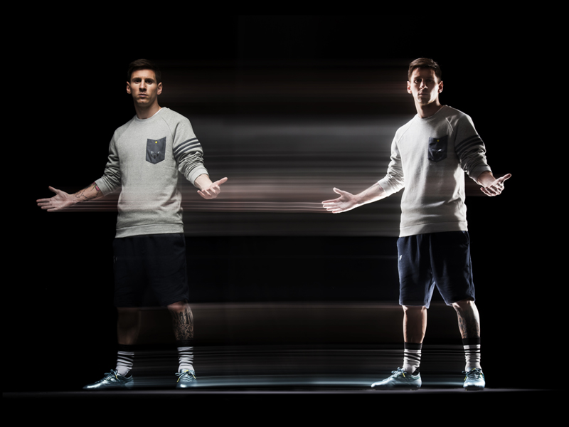 Juventus-Barcellona, Messi tira fuori le scarpe a raggi X