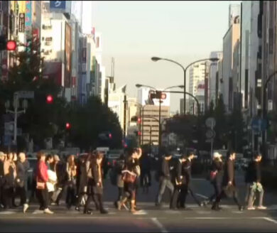 Cattivo odore dal deposito. E nella valigia scoprono un cadavere